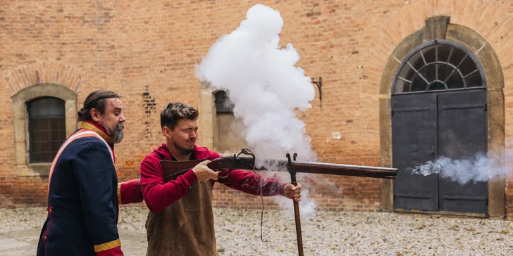 Dobrodružství v pevnosti: výroba střeliva, historická střelnice i večeře pro dva