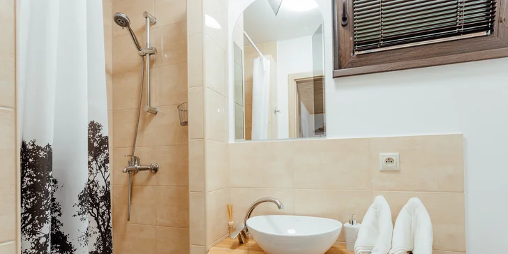 Romantika jako z pohádky blízko Banské Štiavnice: pobyt v apartmánu s lahví vína i wellness