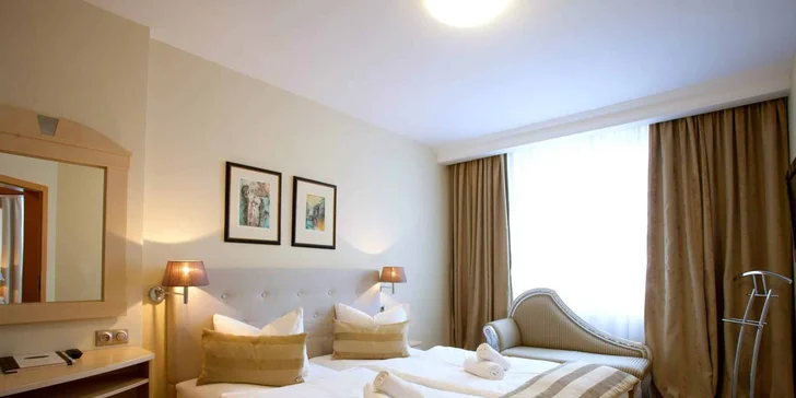 Relax ve Varech u kolonády: 4* hotel s polopenzí, wellness i procedurami