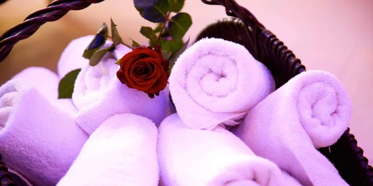 Relax ve Varech u kolonády: 4* hotel s polopenzí, wellness i procedurami