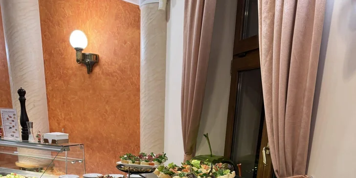 Relax ve Varech u kolonády: 4* hotel s polopenzí, wellness i procedurami