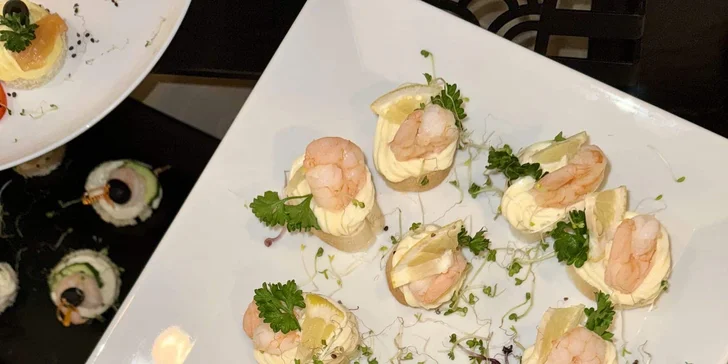 Relax ve Varech u kolonády: 4* hotel s polopenzí, wellness i procedurami