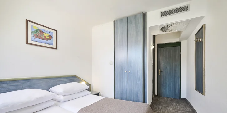 Relax na Istrii: hotel u pláže s infinity bazénem, snídaně či polopenze, dítě zdarma