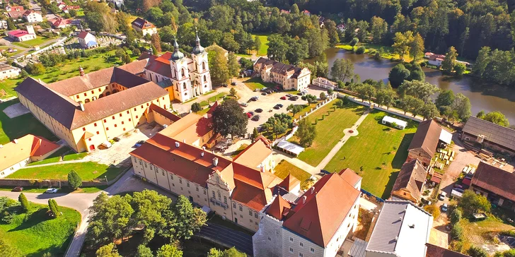 Pobyt v areálu kláštera Želiv: jídlo, wellness a prohlídka pivovaru, kláštera i kostela od J. B. Santiniho