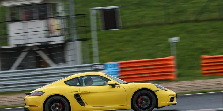 Porsche 718 Cayman S na závodním okruhu 1–3 kola i profi závodní simulátor