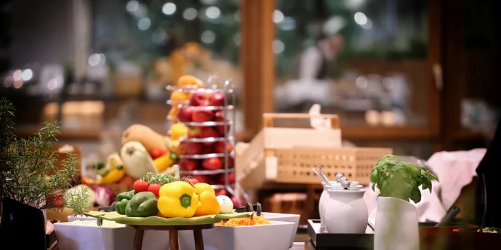 Pobyt ve 4* lázeňském hotelu v Piešťanech: polopenze, neomezené sauny a bazény i minerální koupel