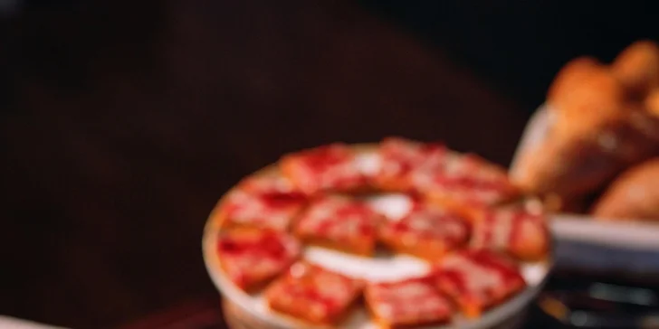 Aktivní pobyt v Jizerkách: hotel v Kořenově se snídaní a venkovním bazénem