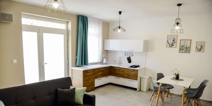 Moderní apartmány u termálů Podhájska: privátní wellness, dětský koutek, herna a spousta zeleně