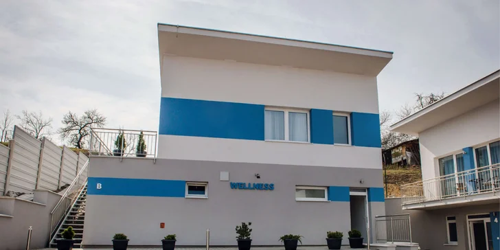 Moderní apartmány u termálů Podhájska: privátní wellness, dětský koutek, herna a spousta zeleně
