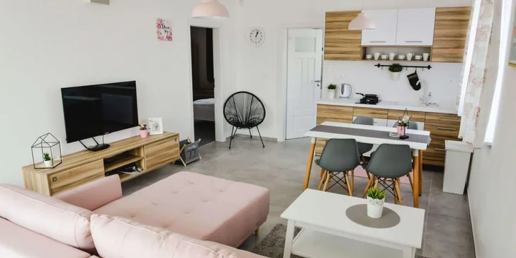 Moderní apartmány u termálů Podhájska: privátní wellness, dětský koutek, herna a spousta zeleně