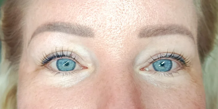 Dokonalý pohled: barvení řas, lash lifting i laminace v salonu v centru Zlína