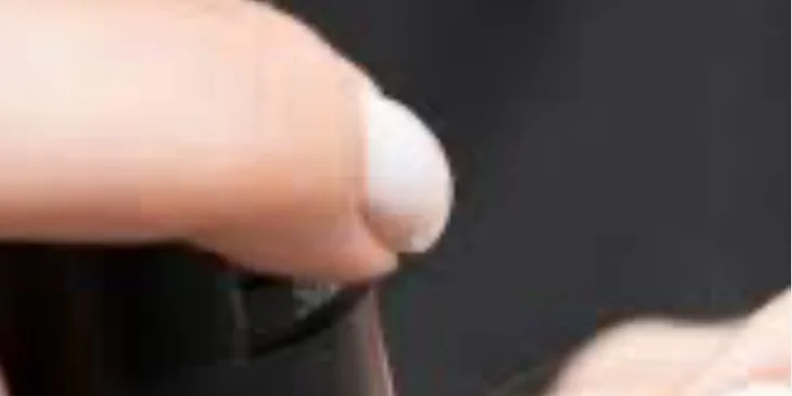 Komplexní péče o vaše vlasy: wellness a diagnostika vlasové pokožky, masáž