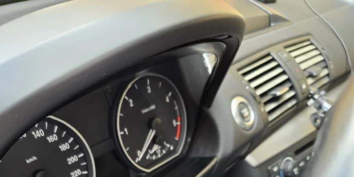 Mobilní čištění auta ve vaší lokalitě: interiér, exteriér nebo obojí