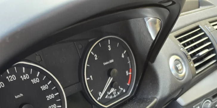 Mobilní čištění auta ve vaší lokalitě: interiér, exteriér nebo obojí