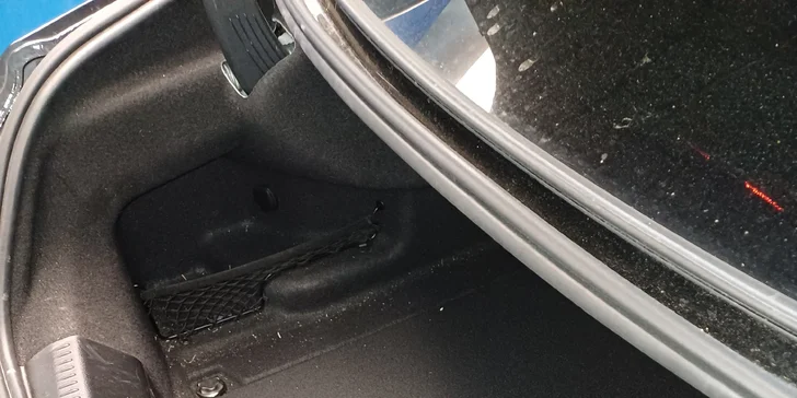 Vyčištěno do posledního smítka: detailing interiéru vašeho auta od vysátí po čištění parou