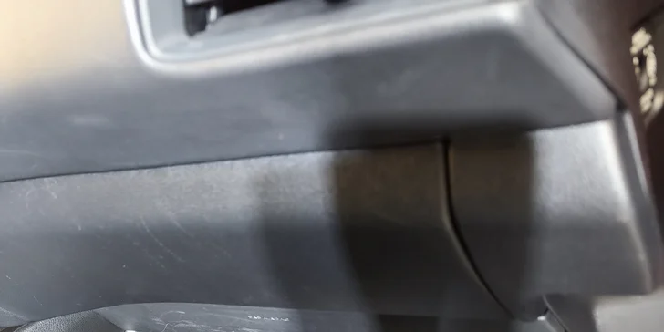 Vyčištěno do posledního smítka: detailing interiéru vašeho auta od vysátí po čištění parou