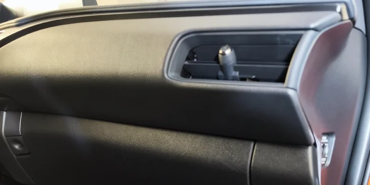 Vyčištěno do posledního smítka: detailing interiéru vašeho auta od vysátí po čištění parou