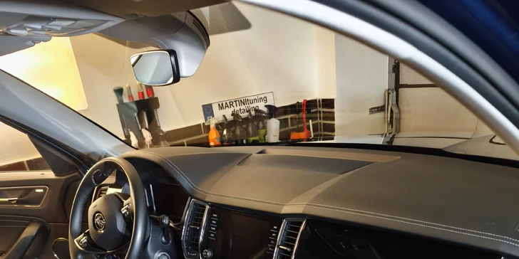 Vyčištěno do posledního smítka: detailing interiéru vašeho auta od vysátí po čištění parou