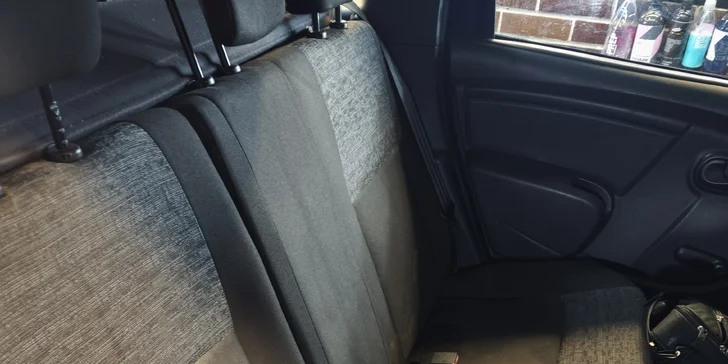 Vyčištěno do posledního smítka: detailing interiéru vašeho auta od vysátí po čištění parou