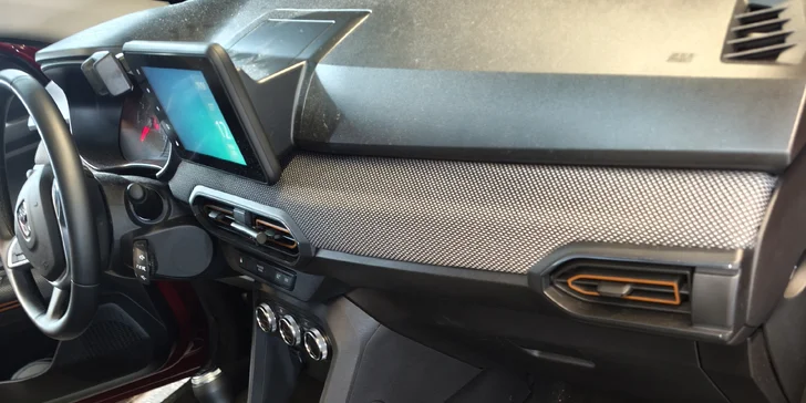 Vyčištěno do posledního smítka: detailing interiéru vašeho auta od vysátí po čištění parou