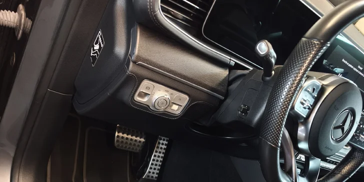 Vyčištěno do posledního smítka: detailing interiéru vašeho auta od vysátí po čištění parou