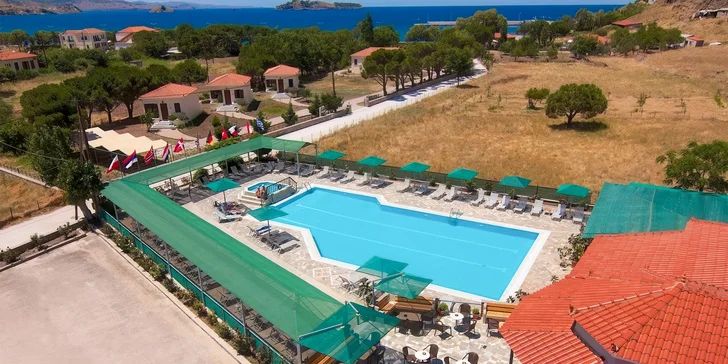 Dovolená na ostrově Lesbos: hotel kousek od pláže, snídaně, bazén i letenky
