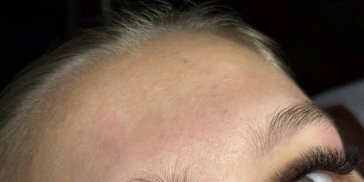 Prodloužení či doplnění řas: metoda řasa na řasu nebo větší objem