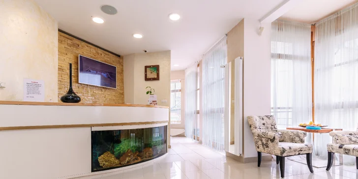 Relax ve Varech u kolonády: 4* hotel s polopenzí, wellness i procedurami