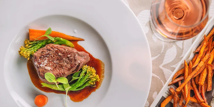 Romantický pobyt v luxusním zámeckém hotelu s vynikající gastronomií a možností wellness