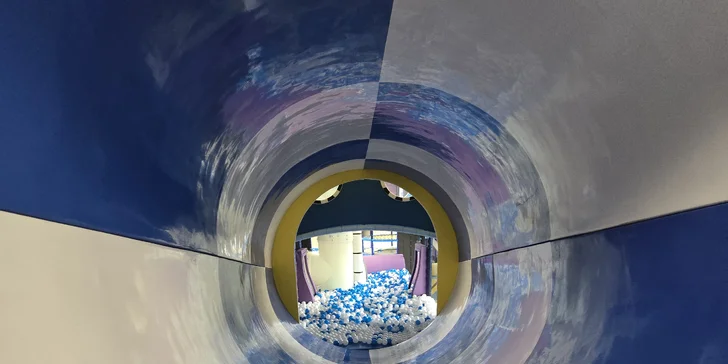 Zábava a relax: vstupy do dětské herny pro děti i dospělé s nápoji a pizzou