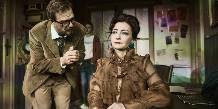 Voucher na 1 vstupenku do Divadla v Dlouhé na představení dle výběru