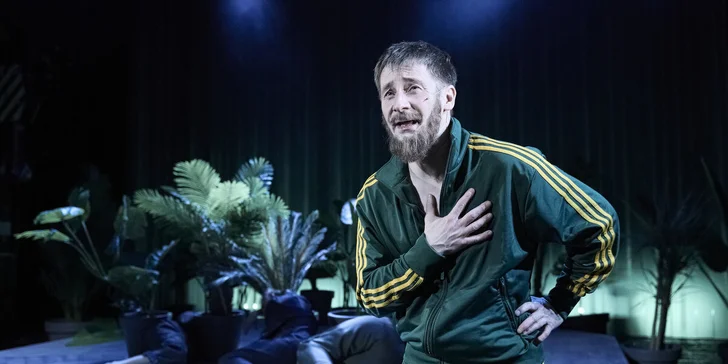 Voucher na 1 vstupenku do Divadla v Dlouhé na představení dle výběru