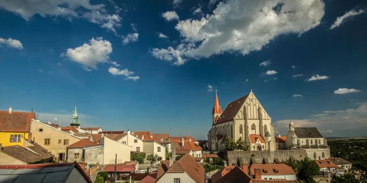 Pobyt ve Znojmě: strava, karta výhod, slevy na zážitky, lahev vína i romantický balíček