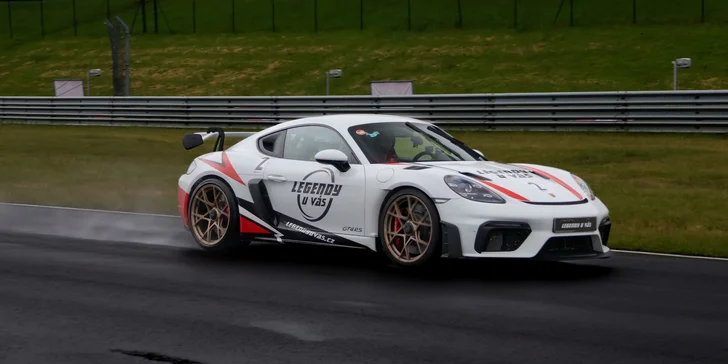 Okruhová jízda v Porsche GT4 RS – 500 koní adrenalinu