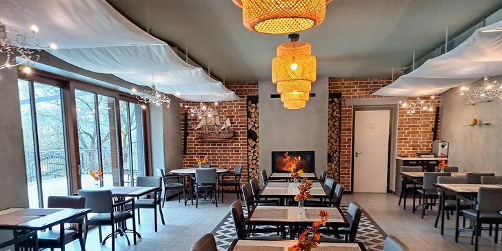 Pobyt na břehu Vltavy: hotelové pokoje se snídaní nebo polopenzí, nebo hausbót na vodě