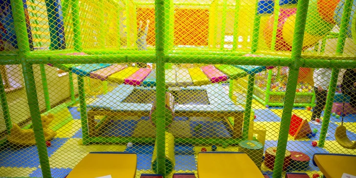 Parádní resort 13 km od Baltu: snídaně, wellness, zoo i koně, vlastní jezero, festival a mnoho dalšího