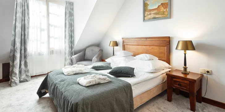 Parádní resort 13 km od Baltu: snídaně, wellness, zoo i koně, vlastní jezero, festival a mnoho dalšího