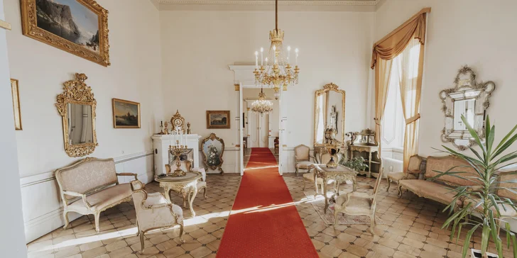 Romantický pobyt na zámku na západě Slovenska: snídaně i polopenze, vstupy do muzea