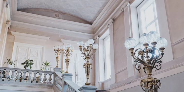 Romantický pobyt na zámku na západě Slovenska: snídaně i polopenze, vstupy do muzea