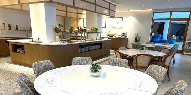 Letovisko Makarská: 4* hotel u pláže se snídaní nebo polopenzí, wellness i bazénem