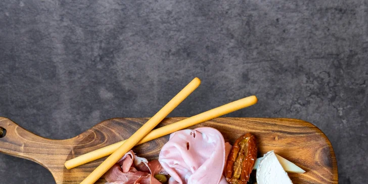 Středomořské čtyřchodové menu v Baru de Tapas el Cid pro 2 osoby