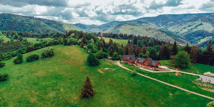 Pobyt v srdci Velké Fatry: rodinný penzion se stravou a vstupem do wellness