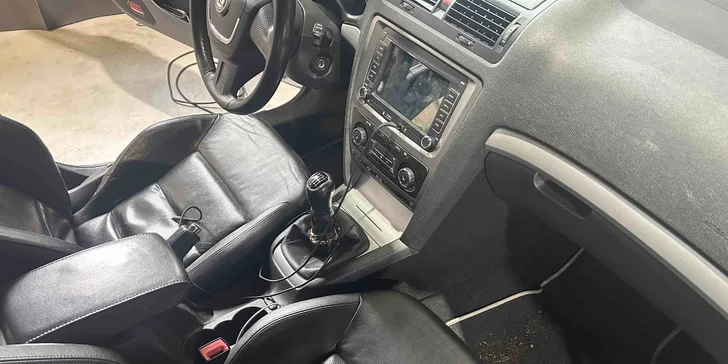 Čištění interiéru vč. tepování nebo čištění kůže: všechny velikosti auta