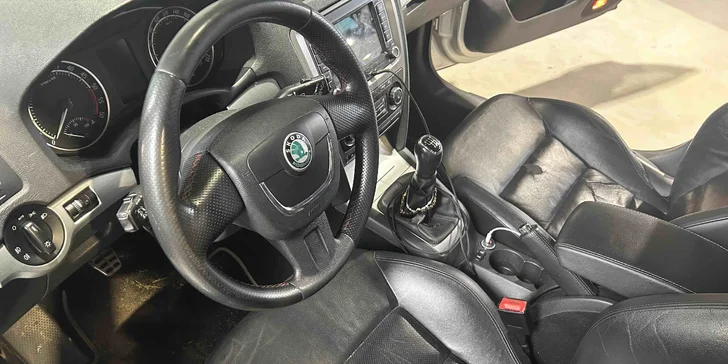 Čištění interiéru vč. tepování nebo čištění kůže: všechny velikosti auta