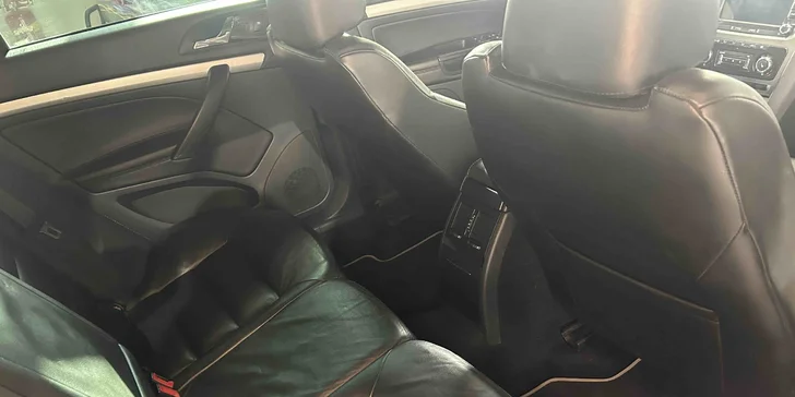 Čištění interiéru vč. tepování nebo čištění kůže: všechny velikosti auta