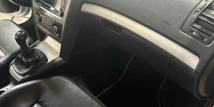 Čištění interiéru vč. tepování nebo čištění kůže: všechny velikosti auta