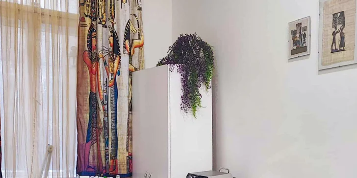 Omlazení pleti a redukce podbradku pomocí Skinbooster Vital Injector nebo vlasová mezoterapie