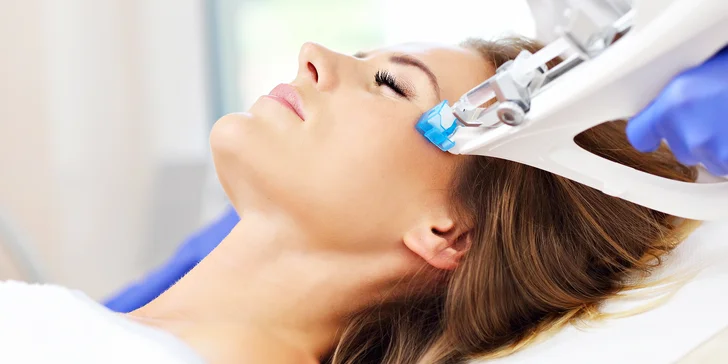 Omlazení pleti a redukce podbradku pomocí Skinbooster Vital Injector nebo vlasová mezoterapie