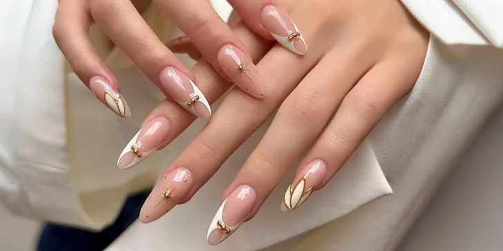 Manikúra i pedikúra: klasická, lakování gel lakem či shellacem i gelové a akrylové nehty