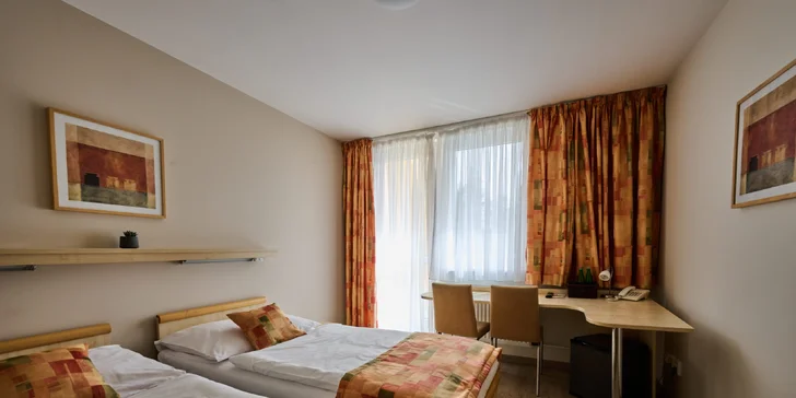 Pobyt v Posázaví: strava, veřejné i privátní wellness, plný minibar i večeře při svíčkách